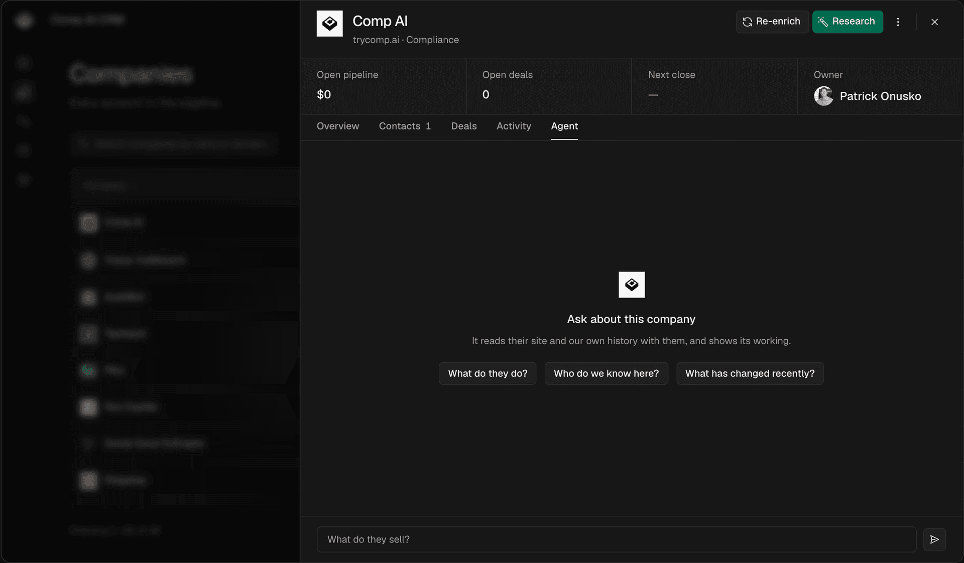 CRM 产品截图:公司列表页面,Agent 面板已展开