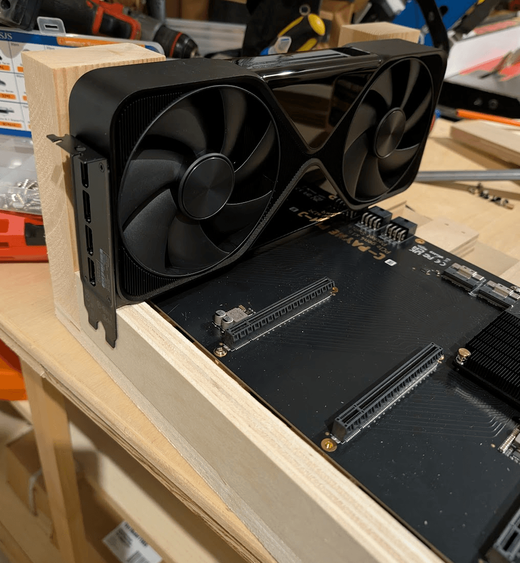 PCIe Gen4 交换机连接图